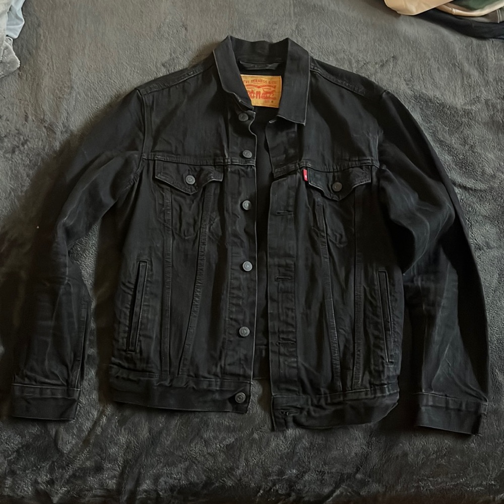 Black Levi Denim Jacket | Size: Small